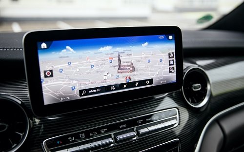 Die neue Mercedes-Benz V-Klasse jetzt mit MBUX – Interieur, Ausstattungslinie EXCLUSIVE, Leder Nappa Tartufo, Zierelement in Doppelstreifen-Optik The new Mercedes-Benz V-Class now with MBUX – Interior, Design and equipment line EXCLUSIVE, Tartufo Nappa leather, Trim element in twin-strip look