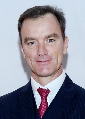 Manuel Abat, Partner in the Digital and CMT practice at Oliver Wyman-min