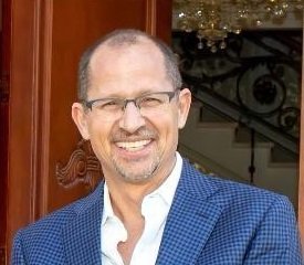 جيف ماجيونكالدا الرئيس التنفيذي لمنصة كورسيرا